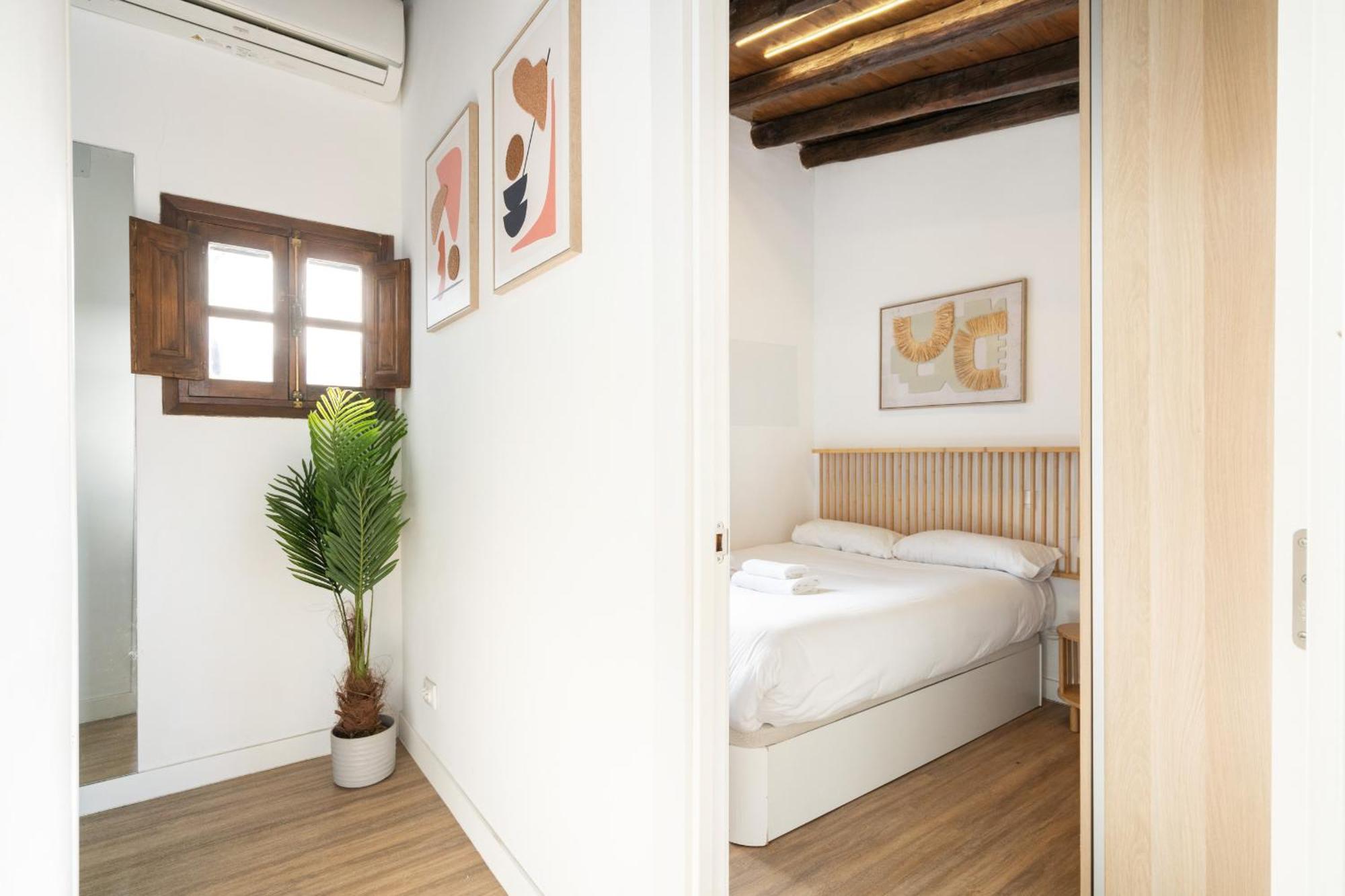 Atico Con Terraza En Lavapies Alquiler Temporal Apartment มาดริด ภายนอก รูปภาพ
