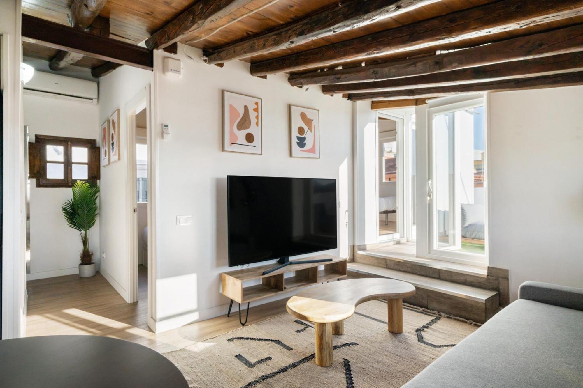 Atico Con Terraza En Lavapies Alquiler Temporal Apartment มาดริด ภายนอก รูปภาพ