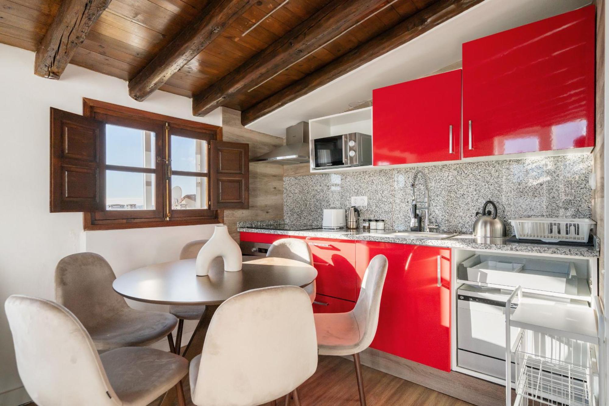 Atico Con Terraza En Lavapies Alquiler Temporal Apartment มาดริด ภายนอก รูปภาพ