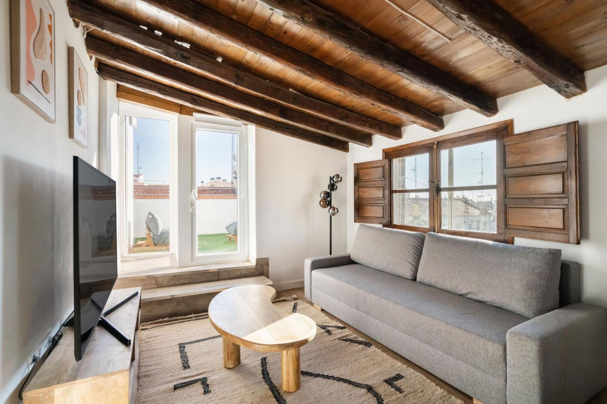 Atico Con Terraza En Lavapies Alquiler Temporal Apartment มาดริด ภายนอก รูปภาพ