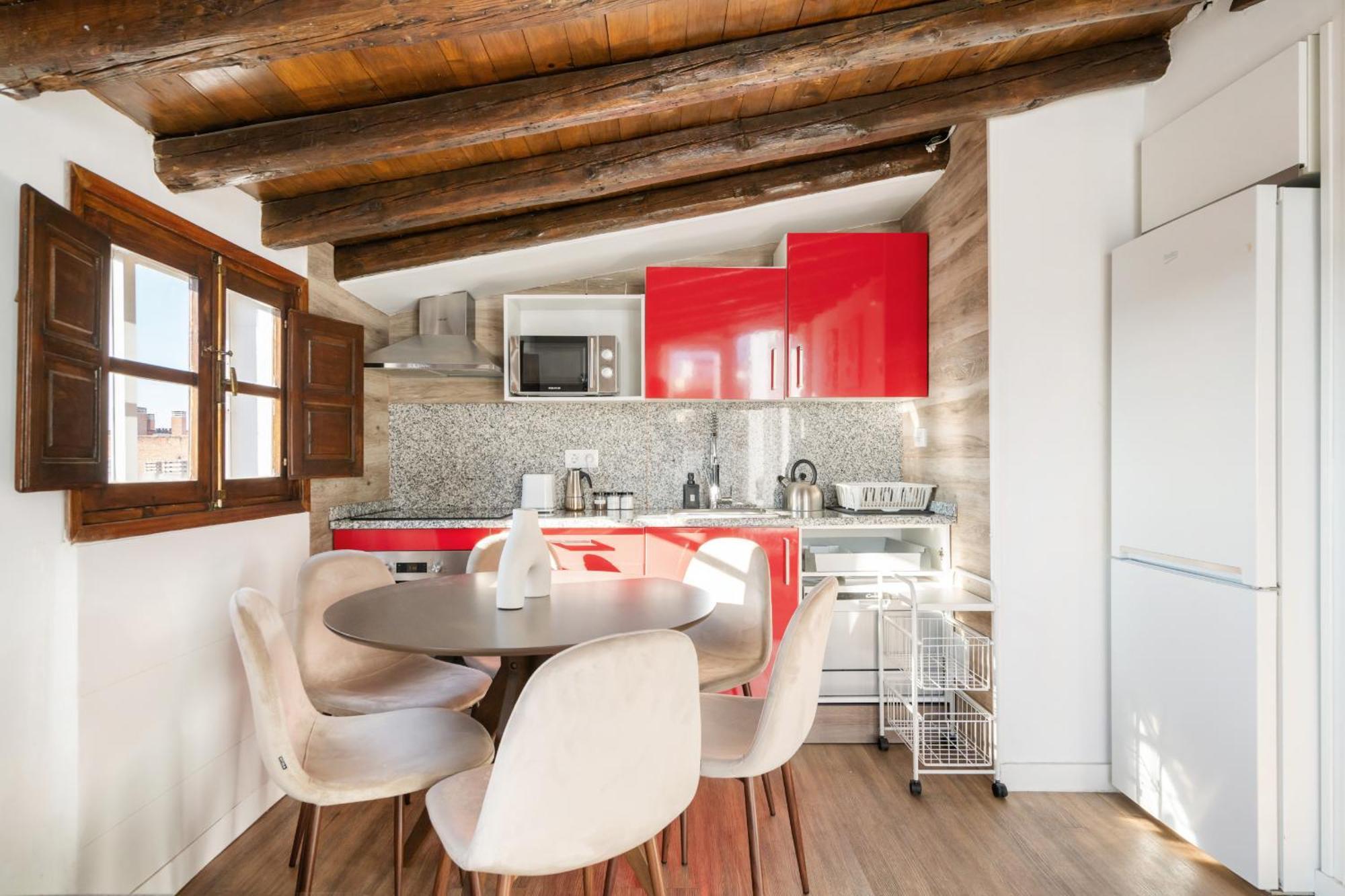 Atico Con Terraza En Lavapies Alquiler Temporal Apartment มาดริด ภายนอก รูปภาพ