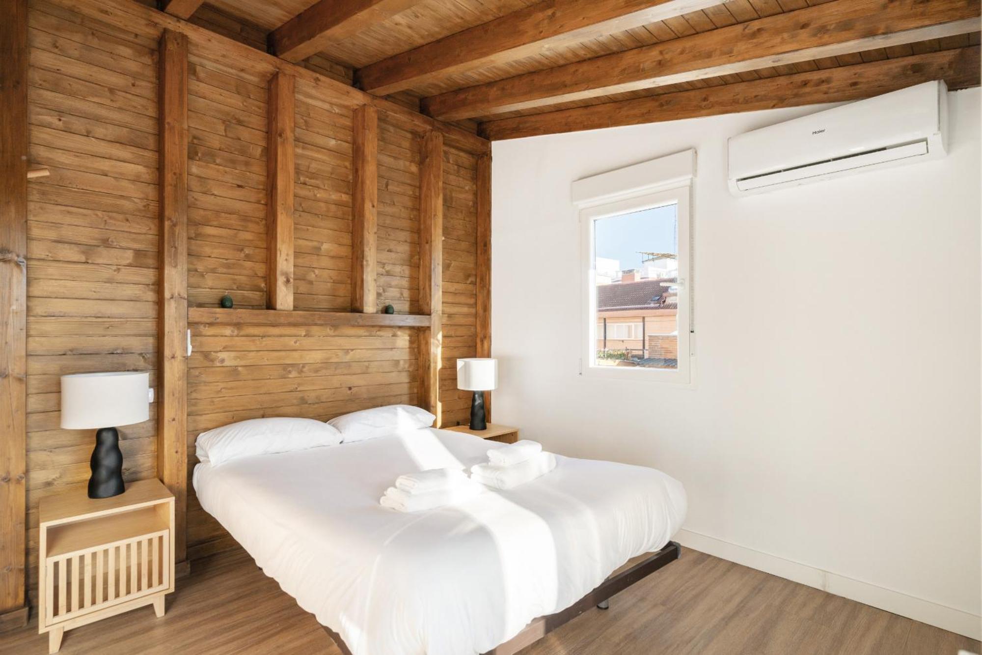 Atico Con Terraza En Lavapies Alquiler Temporal Apartment มาดริด ภายนอก รูปภาพ