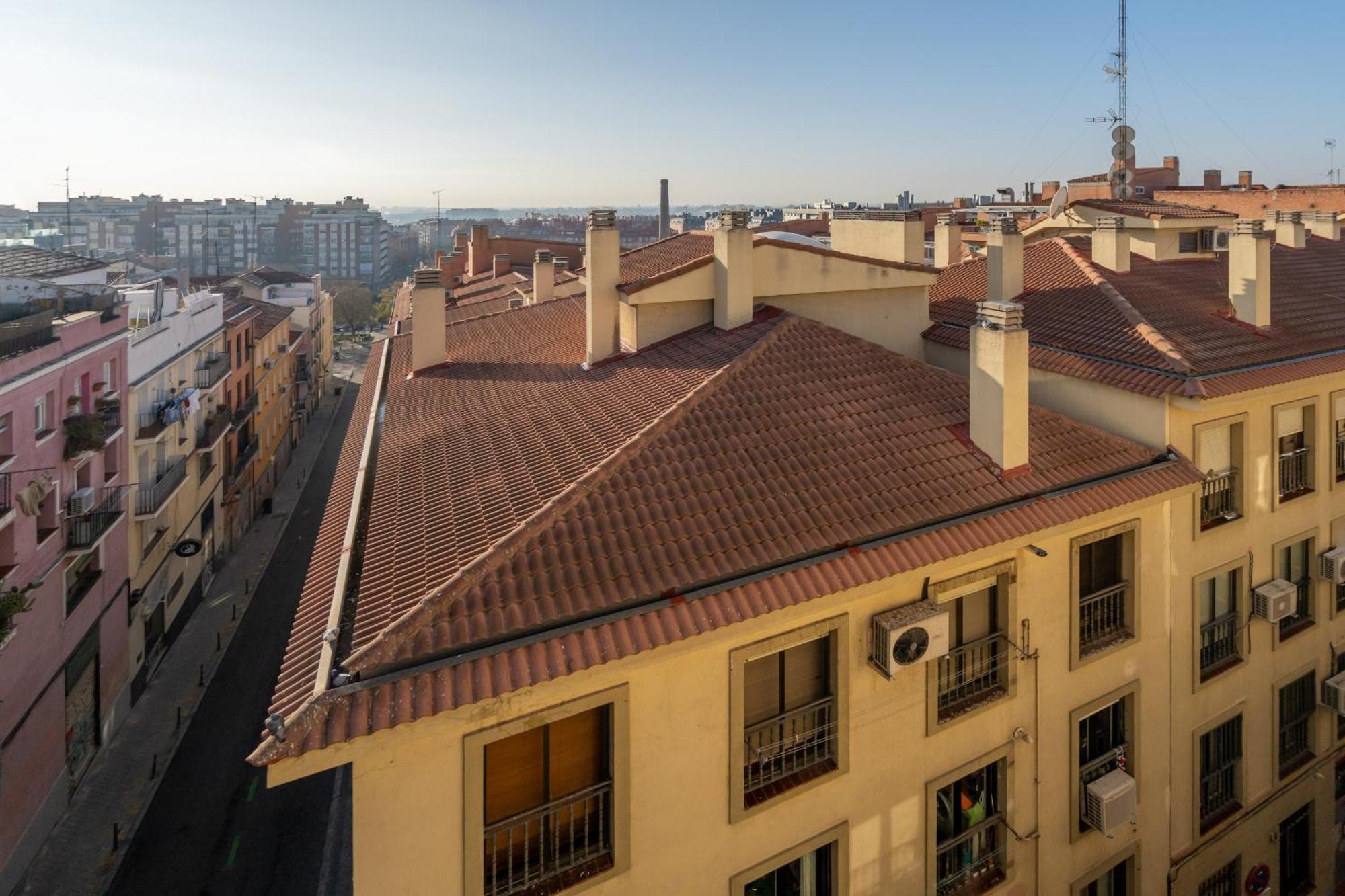 Atico Con Terraza En Lavapies Alquiler Temporal Apartment มาดริด ภายนอก รูปภาพ